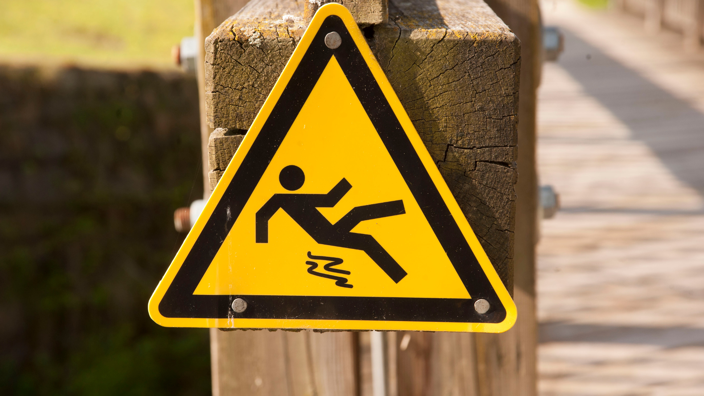 Slip and Fall on Public Property in Alberta: Who's Responsible?